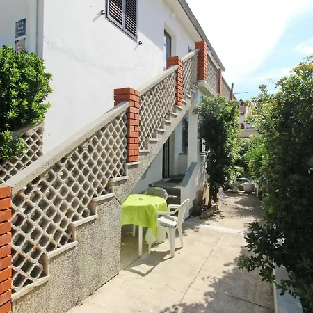 Charmante In Mit Eigener Terrasse - B59607