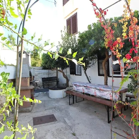Charmante In Mit Eigener Terrasse - B59607 *